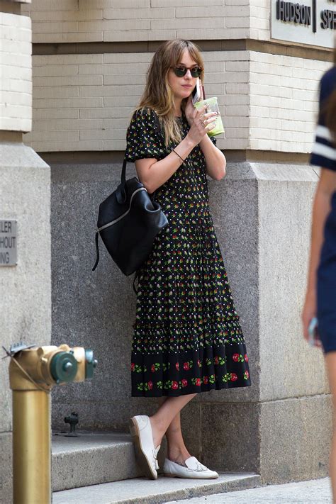 dakota johnson fashion trends